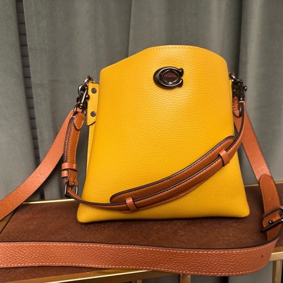 Coach Handbags - Coach Willow Bucket Bag